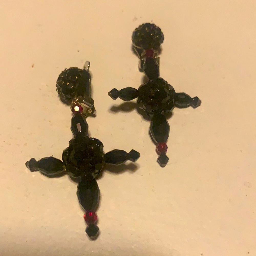 AUTHENTIC ERICKSON BEAMON BLK JET CROSS EARRINGS